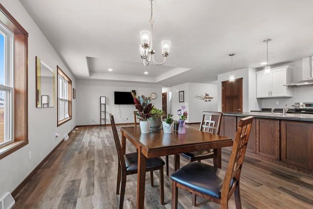 2348 Wild Oak DRIVE, Manitowoc, WI 54220