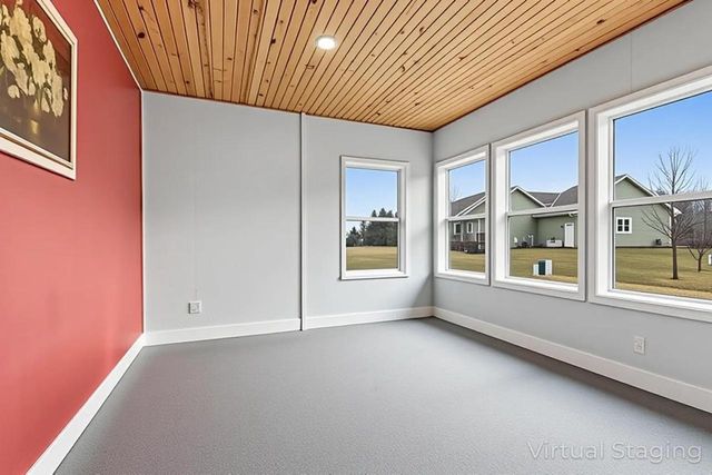 2348 Wild Oak DRIVE, Manitowoc, WI 54220