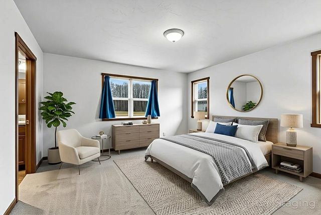 2348 Wild Oak DRIVE, Manitowoc, WI 54220