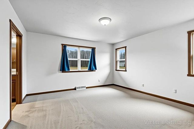 2348 Wild Oak DRIVE, Manitowoc, WI 54220