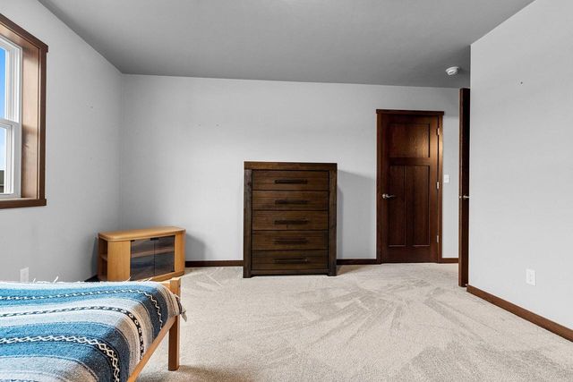 2348 Wild Oak DRIVE, Manitowoc, WI 54220