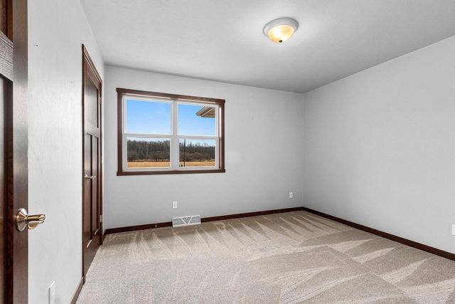 2348 Wild Oak DRIVE, Manitowoc, WI 54220