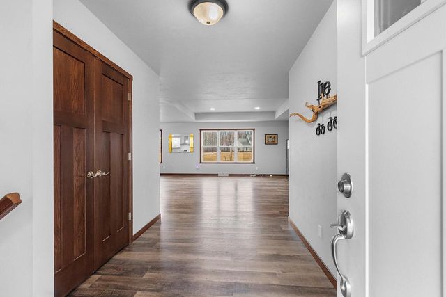 2348 Wild Oak DRIVE, Manitowoc, WI 54220