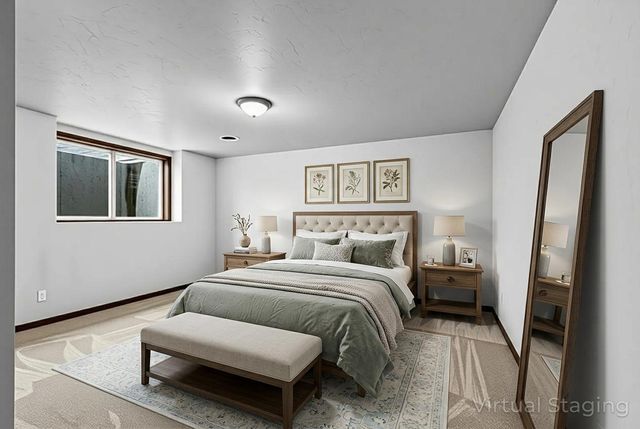 2348 Wild Oak DRIVE, Manitowoc, WI 54220