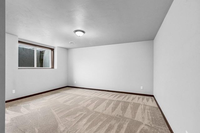 2348 Wild Oak DRIVE, Manitowoc, WI 54220