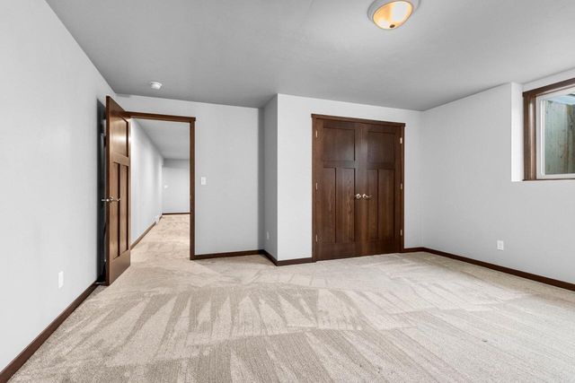 2348 Wild Oak DRIVE, Manitowoc, WI 54220