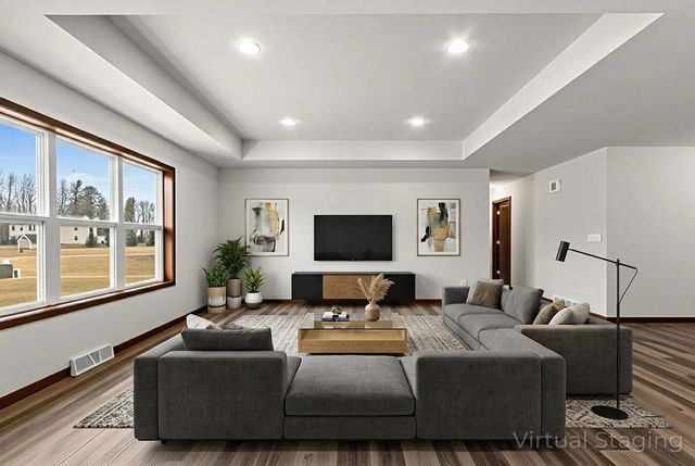 2348 Wild Oak DRIVE, Manitowoc, WI 54220