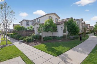 1005 S Fowler Ln, Mountain House, CA 95391