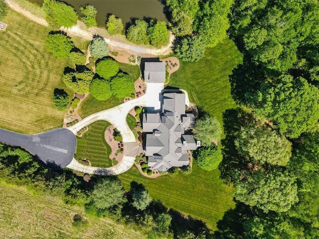 5787 Meadow Pond Court, Summerfield, NC 27358
