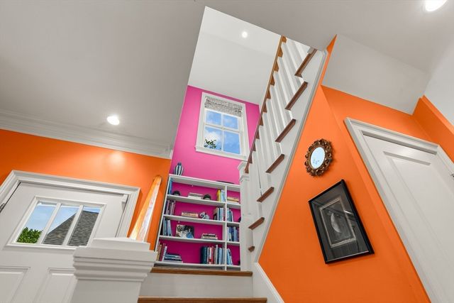 209 Chestnut Ave 2, Boston, MA 02130