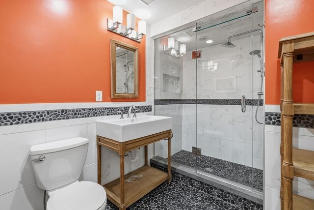 209 Chestnut Ave 2, Boston, MA 02130