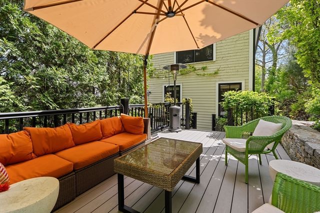 209 Chestnut Ave 2, Boston, MA 02130