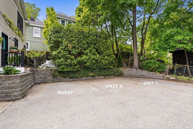 209 Chestnut Ave 2, Boston, MA 02130
