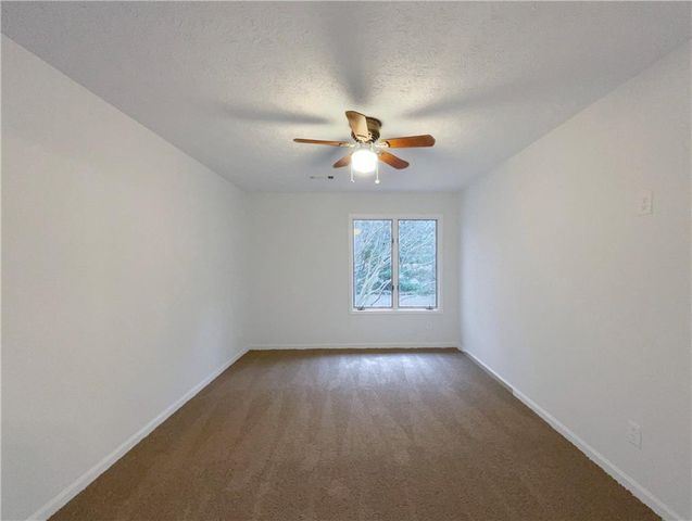 1467 Stoneleigh Circle, Stone Mountain, GA 30088