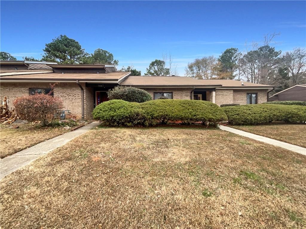 1467 Stoneleigh Circle, Stone Mountain, GA 30088