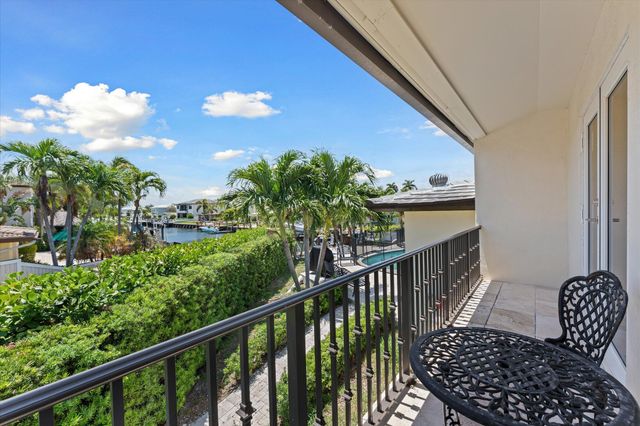2948 NE 35th Court, Lighthouse Point, FL 33064