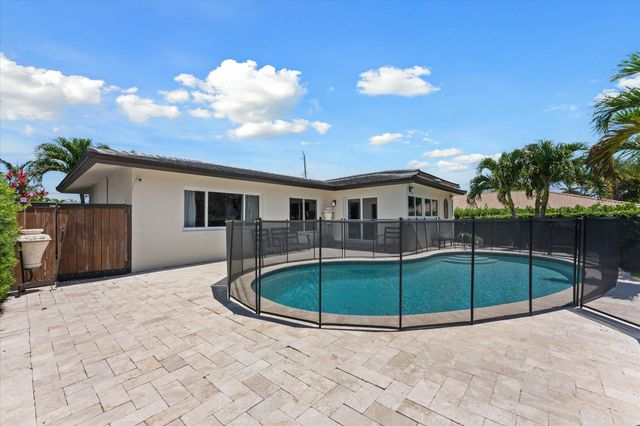 2948 NE 35th Court, Lighthouse Point, FL 33064
