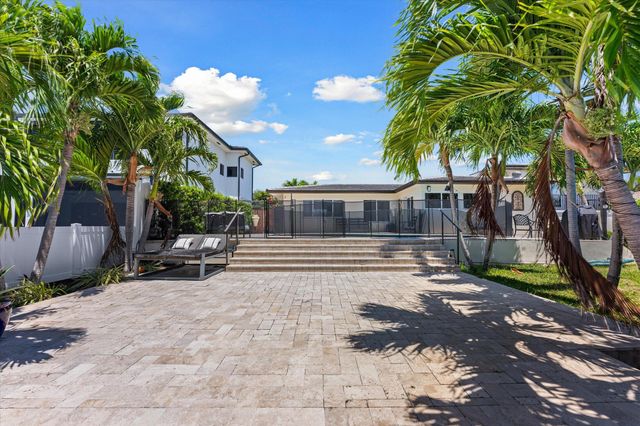 2948 NE 35th Court, Lighthouse Point, FL 33064