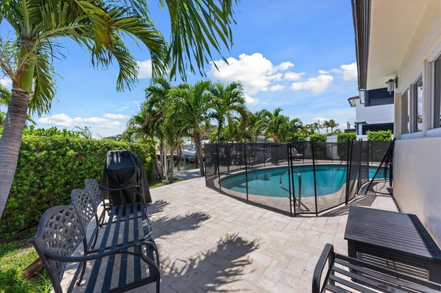 2948 NE 35th Court, Lighthouse Point, FL 33064