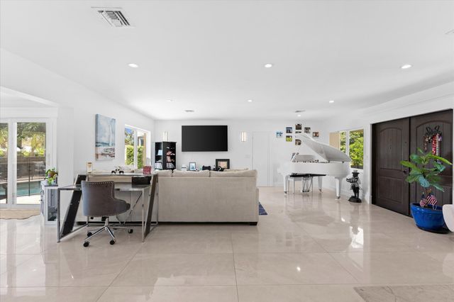 2948 NE 35th Court, Lighthouse Point, FL 33064