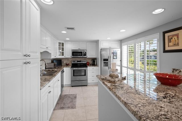 124 Penny LN 5, Naples, FL 34112