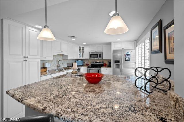 124 Penny LN 5, Naples, FL 34112