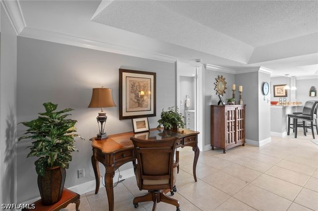 124 Penny LN 5, Naples, FL 34112