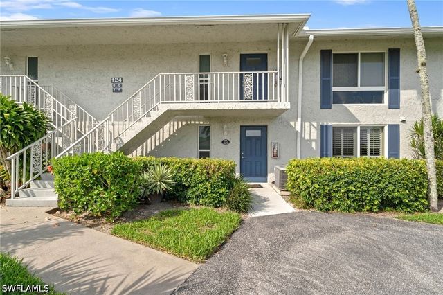 124 Penny LN 5, Naples, FL 34112