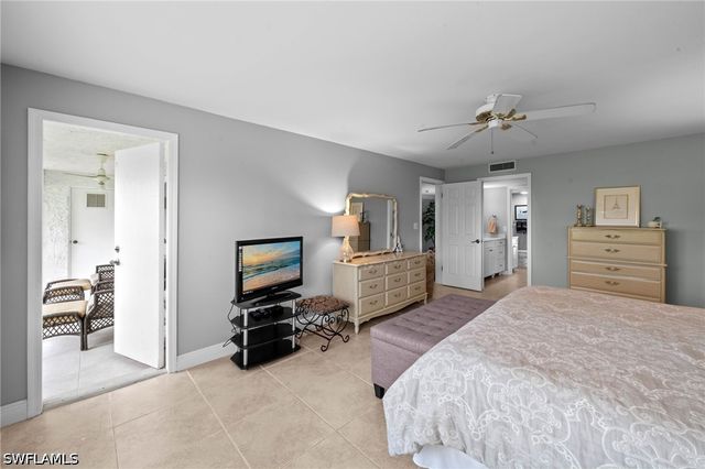 124 Penny LN 5, Naples, FL 34112