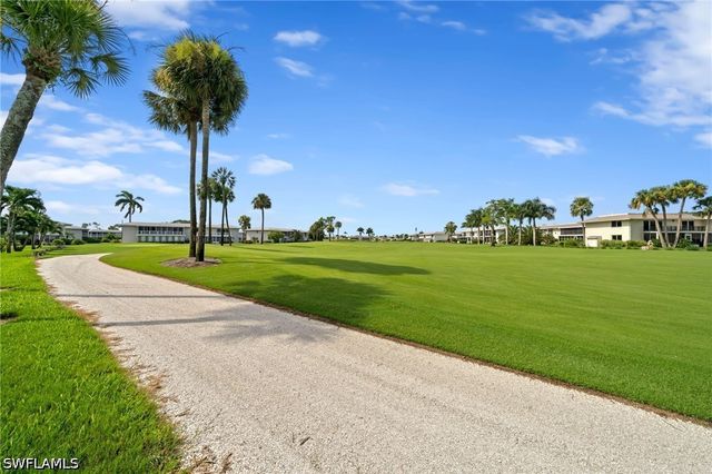 124 Penny LN 5, Naples, FL 34112