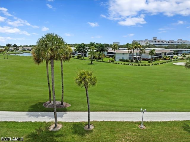 124 Penny LN 5, Naples, FL 34112