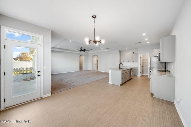 334 Bridlewood Dr, Shepherdsville, KY 40165