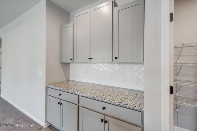 334 Bridlewood Dr, Shepherdsville, KY 40165