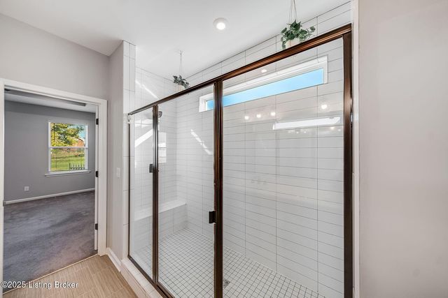 334 Bridlewood Dr, Shepherdsville, KY 40165