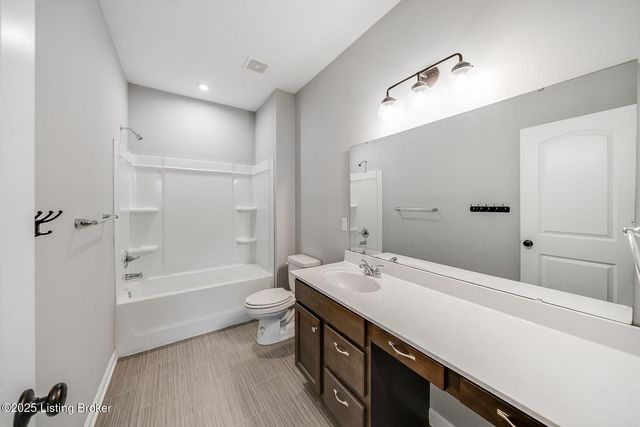 334 Bridlewood Dr, Shepherdsville, KY 40165