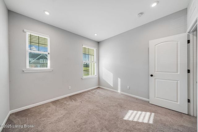 334 Bridlewood Dr, Shepherdsville, KY 40165