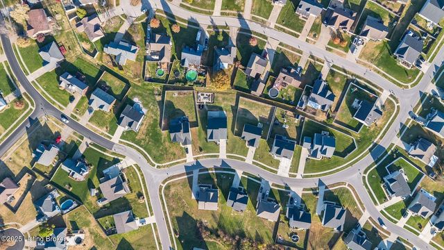 334 Bridlewood Dr, Shepherdsville, KY 40165