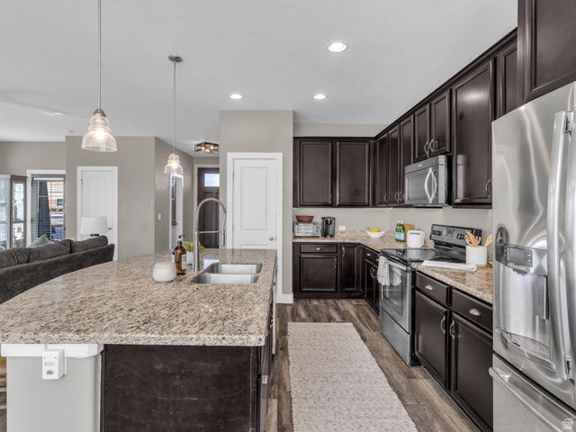 10223 S SPLIT ROCK DR, South Jordan, UT 84009