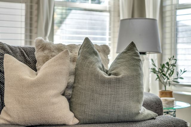 10223 S SPLIT ROCK DR, South Jordan, UT 84009