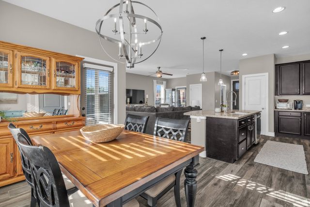 10223 S SPLIT ROCK DR, South Jordan, UT 84009