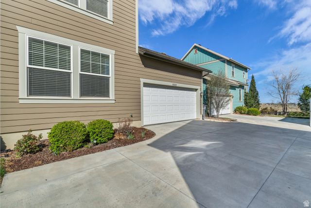 10223 S SPLIT ROCK DR, South Jordan, UT 84009