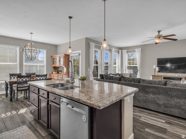 10223 S SPLIT ROCK DR, South Jordan, UT 84009