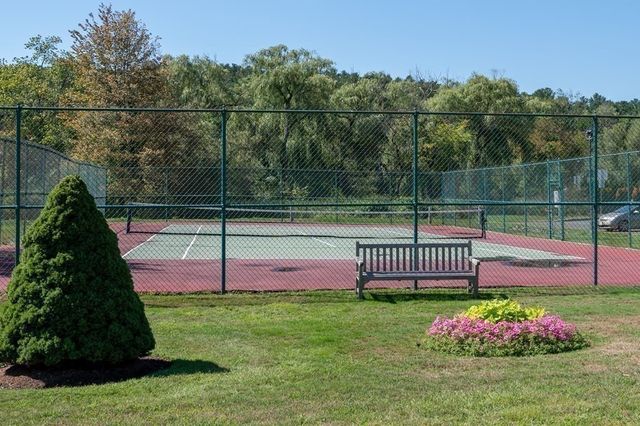 300 Park Terrace Dr 303, Stoneham, MA 02180