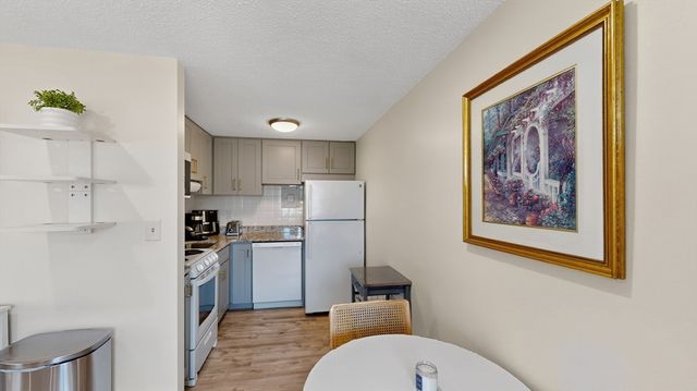 300 Park Terrace Dr 303, Stoneham, MA 02180