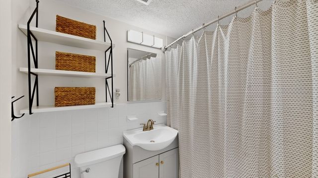 300 Park Terrace Dr 303, Stoneham, MA 02180