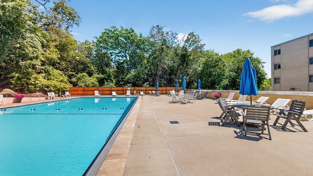 300 Park Terrace Dr 303, Stoneham, MA 02180