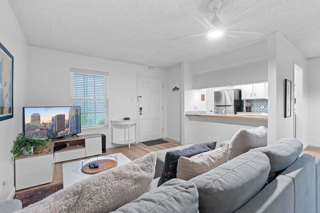 1240 Barton Hills DR 114, Austin, TX 78704