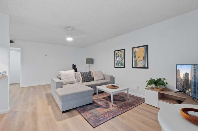 1240 Barton Hills DR 114, Austin, TX 78704