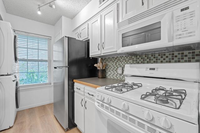 1240 Barton Hills DR 114, Austin, TX 78704