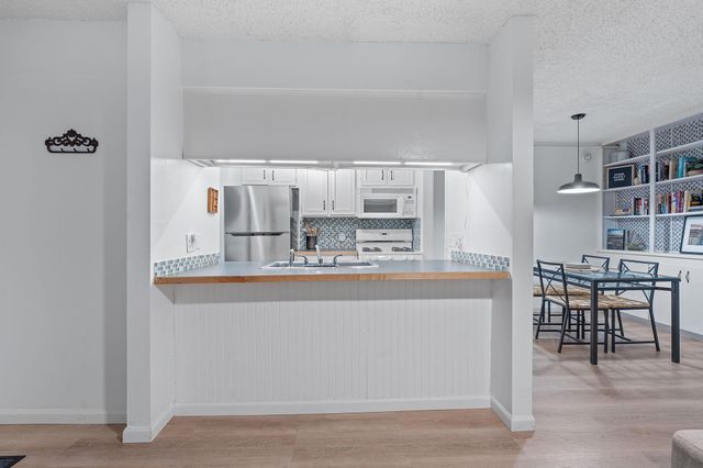 1240 Barton Hills DR 114, Austin, TX 78704